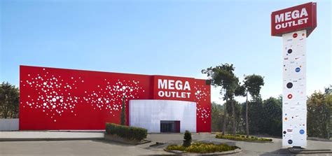mega outlet.
